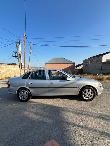 Opel Vectra 1997, 350,000 km - 2.0 l - Bakı