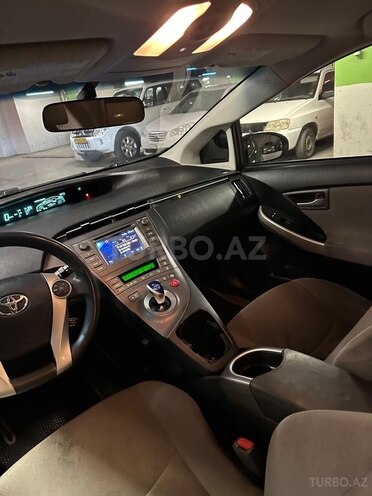 Toyota Prius 2015, 177,028 km - 1.8 л - Bakı