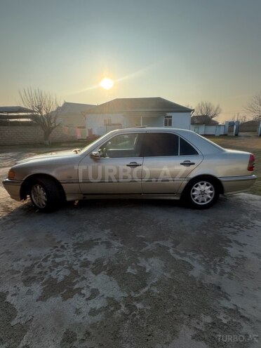 Mercedes C 220 1995, 365,000 km - 2.2 л - İmişli