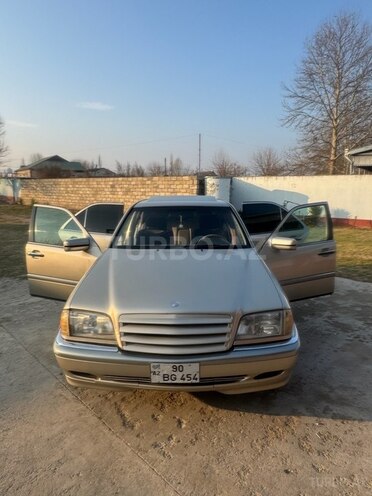 Mercedes C 220 1995, 365,000 km - 2.2 л - İmişli