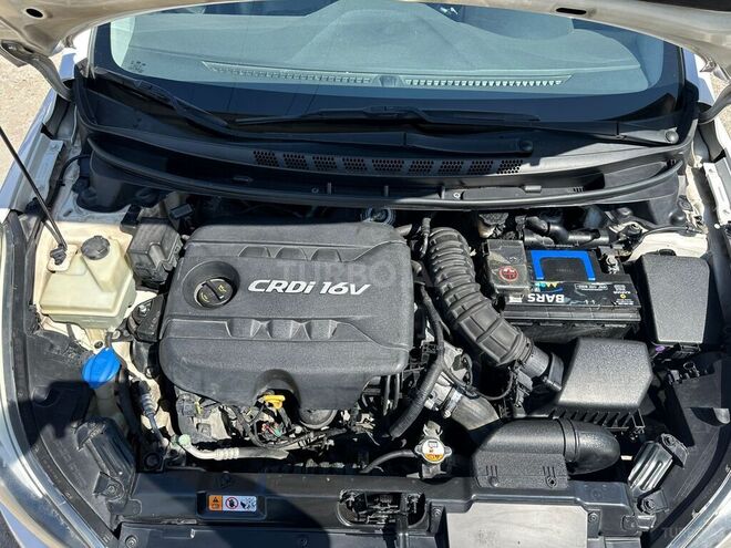 Hyundai Avante 2015, 240,000 km - 1.6 l - Bakı