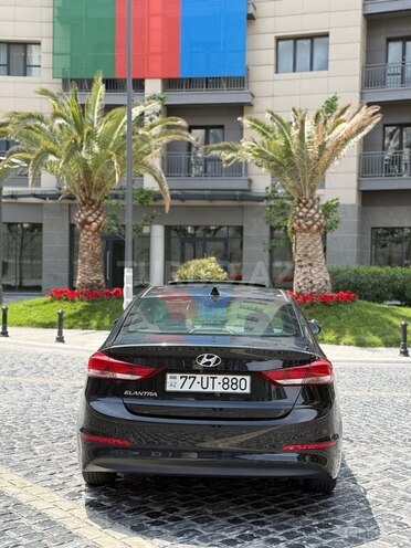 Hyundai Elantra 2018, 80,000 km - 2.0 л - Bakı