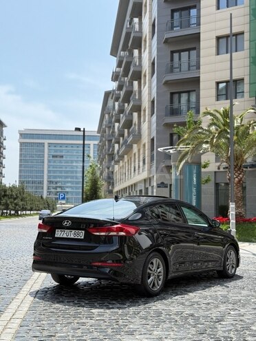 Hyundai Elantra 2018, 80,000 km - 2.0 л - Bakı