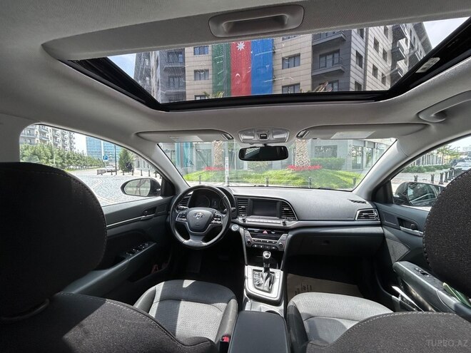 Hyundai Elantra 2018, 80,000 km - 2.0 л - Bakı