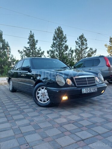 Mercedes E 240 1999, 405,000 km - 2.4 л - Şirvan