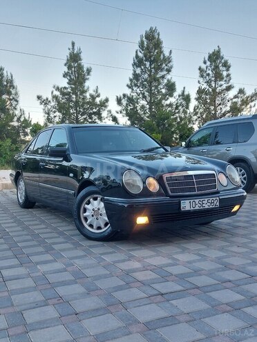 Mercedes E 240 1999, 405,000 km - 2.4 л - Şirvan