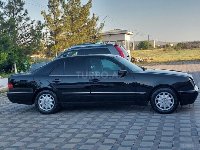 Mercedes E 240 1999, 405,000 km - 2.4 л - Şirvan