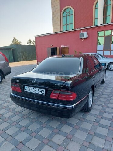 Mercedes E 240 1999, 405,000 km - 2.4 л - Şirvan