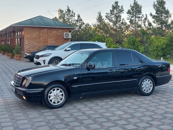 Mercedes E 240 1999, 405,000 km - 2.4 л - Şirvan