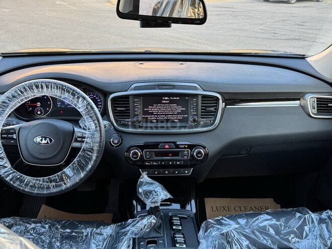 Kia Sorento-12