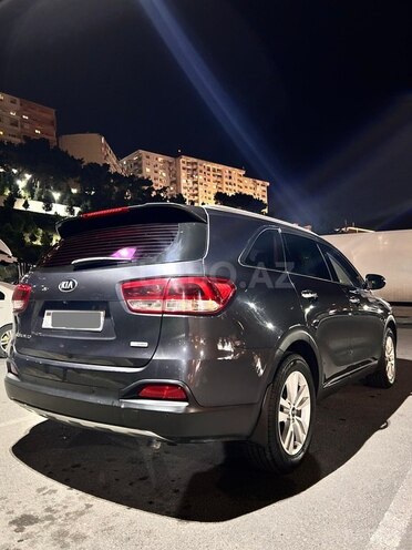 Kia Sorento-12