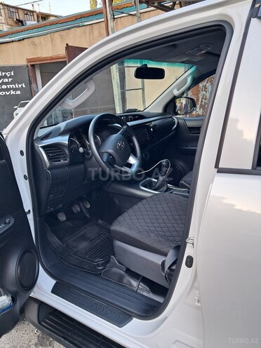 Toyota Hilux 2024, 22,460 km - 2.4 л - Bakı