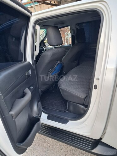 Toyota Hilux 2024, 22,460 km - 2.4 л - Bakı
