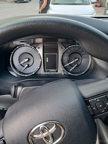Toyota Hilux 2024, 22,460 km - 2.4 л - Bakı