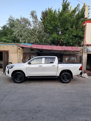 Toyota Hilux 2024, 22,460 km - 2.4 л - Bakı
