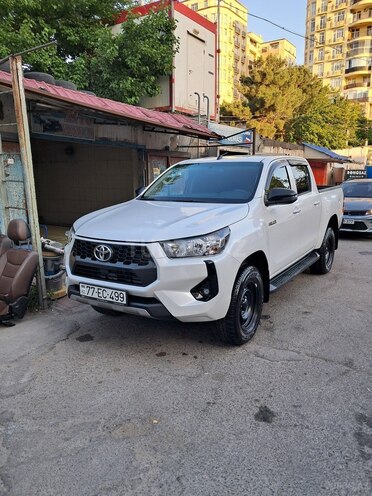 Toyota Hilux 2024, 22,460 km - 2.4 л - Bakı