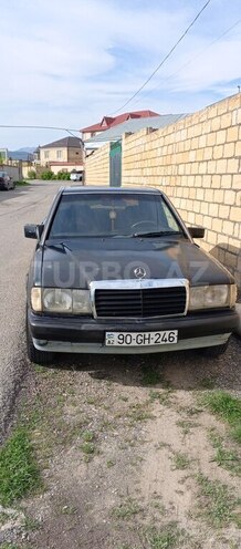 Mercedes 190 1989, 270,000 km - 2.0 l - Quba