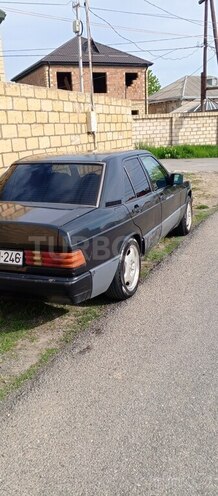 Mercedes 190 1989, 270,000 km - 2.0 l - Quba