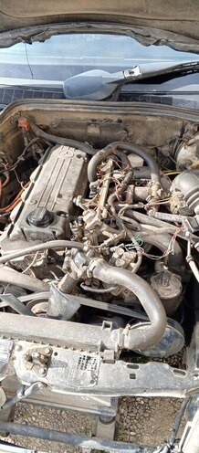 Mercedes 190 1989, 270,000 km - 2.0 l - Quba
