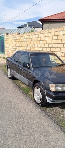 Mercedes 190 1989, 270,000 km - 2.0 l - Quba