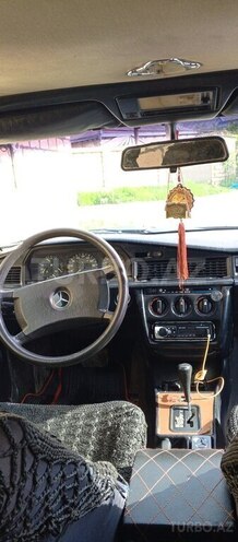 Mercedes 190 1989, 270,000 km - 2.0 l - Quba
