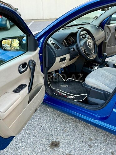 Renault Megane-11