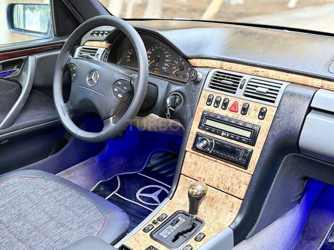 Mercedes E 230 1996, 372,101 km - 2.3 l - Bakı