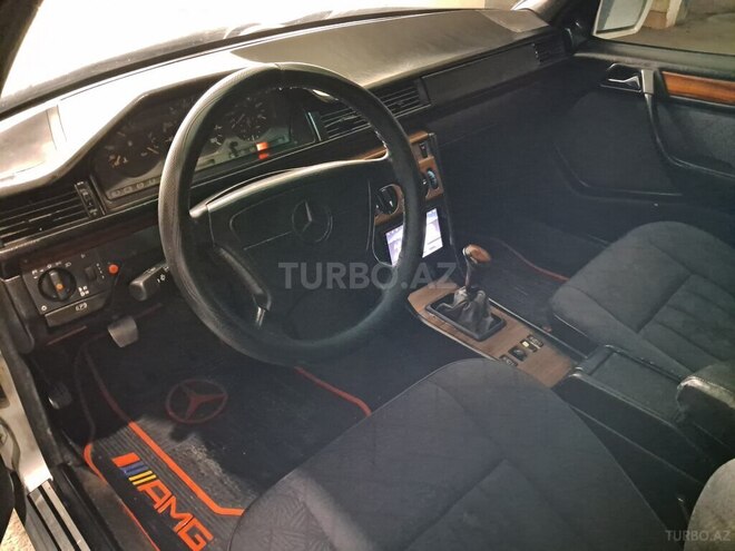 Mercedes E 200 d 1995, 404,000 km - 2.0 l - Bakı