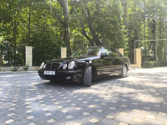 Mercedes E 270 2001, 335,000 km - 2.7 l - Yevlax
