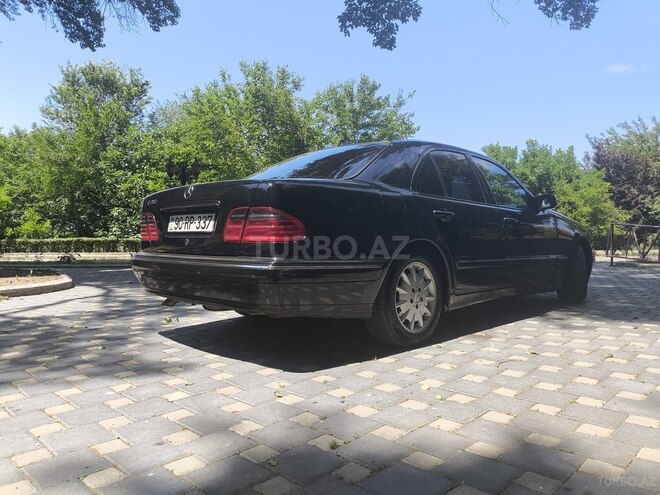 Mercedes E 270 2001, 335,000 km - 2.7 l - Yevlax
