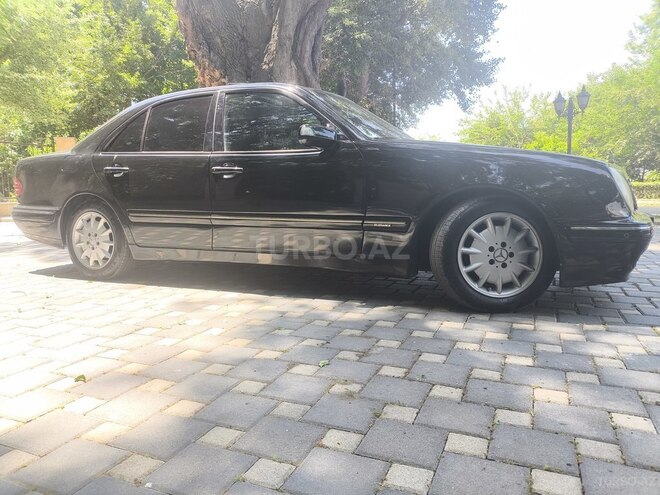 Mercedes E 270 2001, 335,000 km - 2.7 l - Yevlax