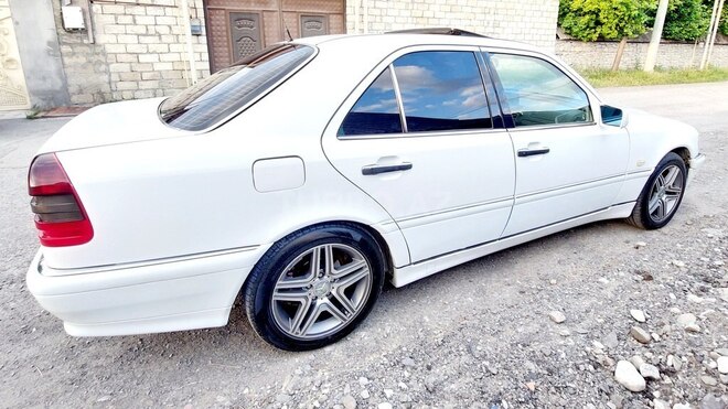 Mercedes C 230 1998, 194,900 km - 2.3 л - İsmayıllı