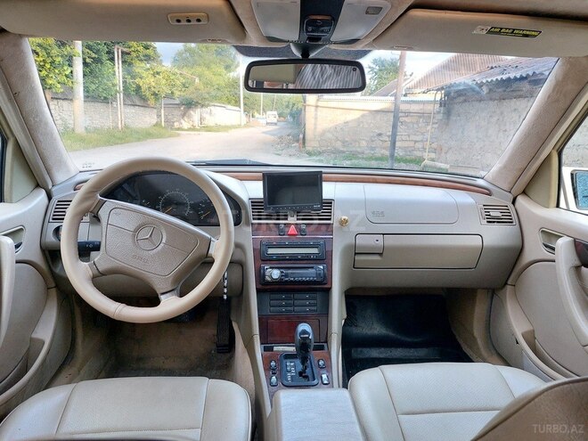 Mercedes C 230 1998, 194,900 km - 2.3 л - İsmayıllı