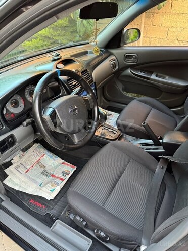 Nissan Sunny 2011, 290,000 km - 1.6 l - Bakı