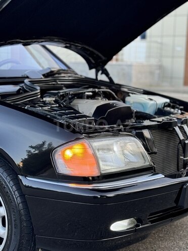 Mercedes C 200 2000, 242,000 km - 2.0 l - Bakı