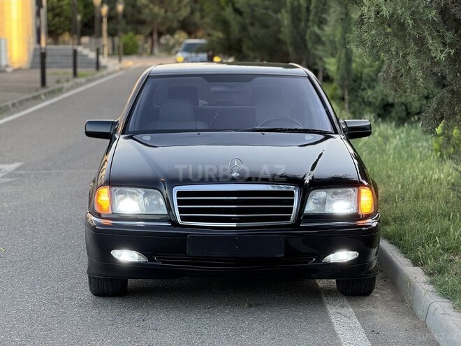 Mercedes C 200 2000, 242,000 km - 2.0 l - Bakı