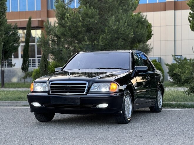 Mercedes C 200 2000, 242,000 km - 2.0 l - Bakı