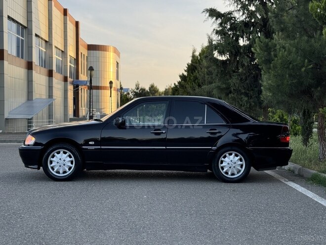 Mercedes C 200 2000, 242,000 km - 2.0 l - Bakı