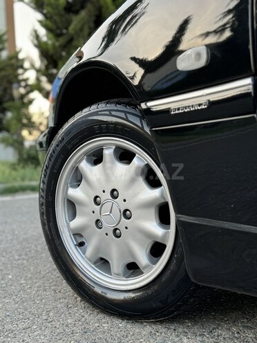 Mercedes C 200 2000, 242,000 km - 2.0 l - Bakı