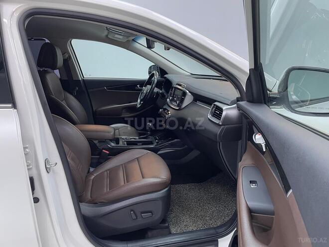 Kia Sorento-11