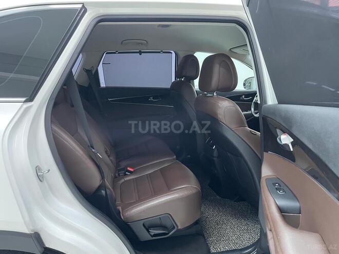 Kia Sorento-12
