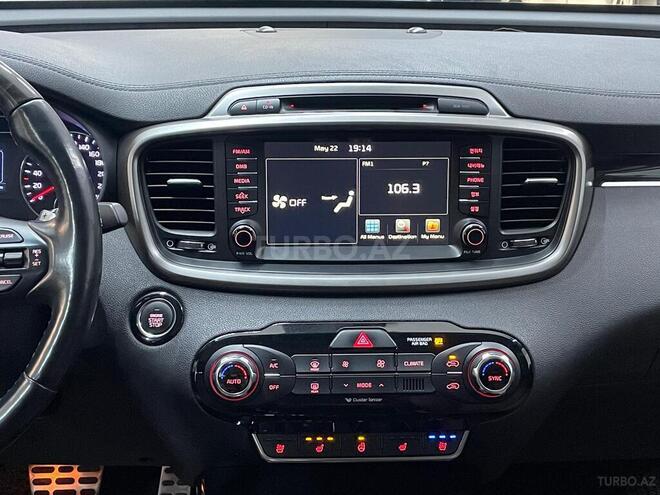 Kia Sorento-16