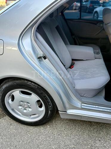Mercedes E 280 2000, 291,324 km - 2.8 л - Bakı