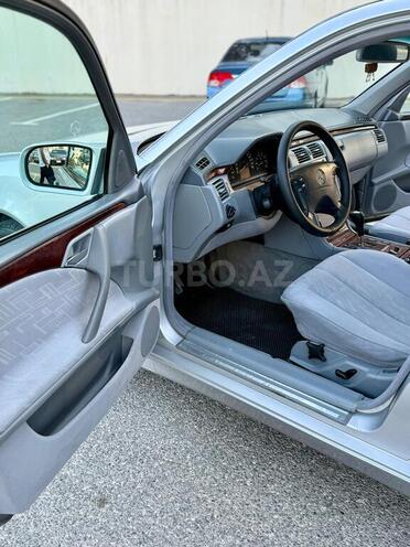 Mercedes E 280 2000, 291,324 km - 2.8 л - Bakı