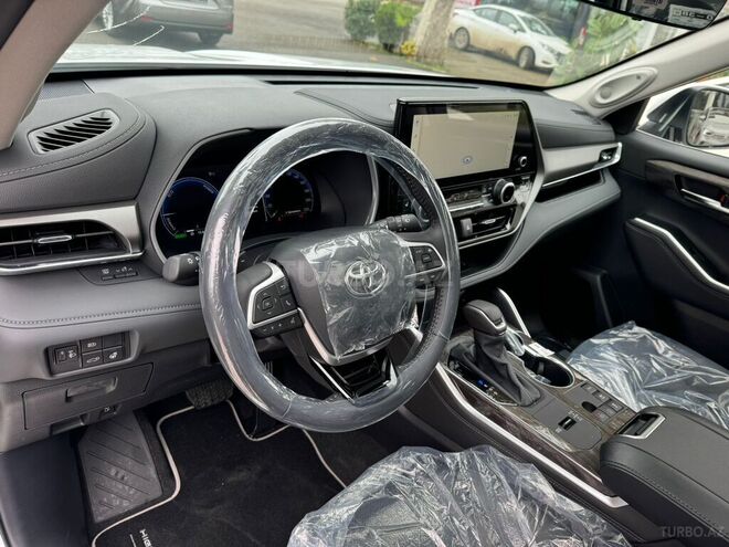 Toyota Highlander-12