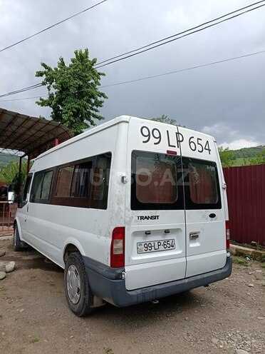 Ford Transit 2009, 733,000 km - 2.4 l - Quba