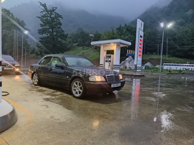 Mercedes C 180 1998, 370,000 km - 1.8 l - Lerik
