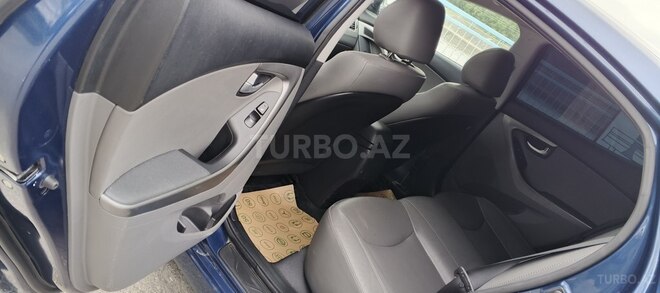 Hyundai Elantra 2015, 173,000 km - 1.8 l - Quba