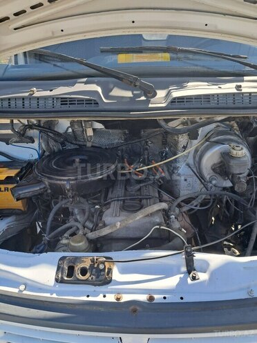 GAZ  2004, 305,000 km - 2.4 л - Salyan