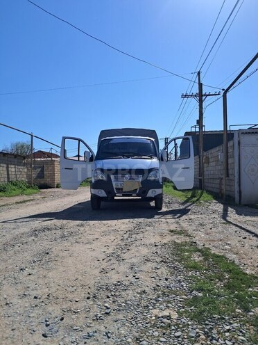GAZ  2004, 305,000 km - 2.4 л - Salyan